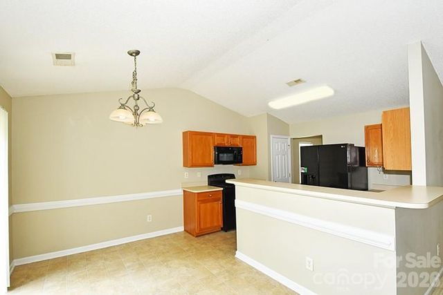 6710 Goldenwillow Drive, Charlotte, NC 28215