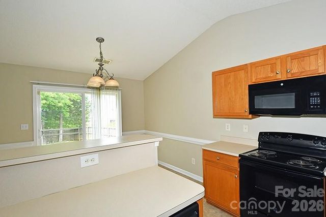 6710 Goldenwillow Drive, Charlotte, NC 28215