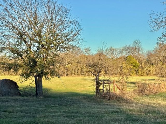 738 Cole Street, Gainesville, TX 76240