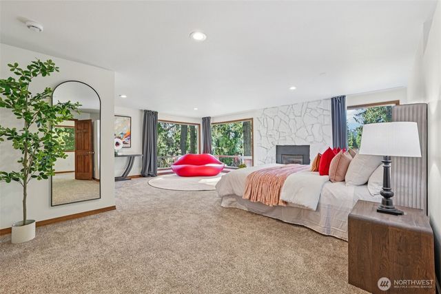 411 W Lake Sammamish Parkway NE, Bellevue, WA 98008