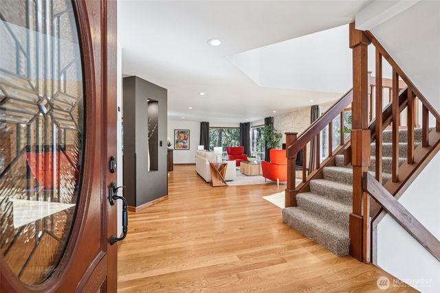 411 W Lake Sammamish Parkway NE, Bellevue, WA 98008