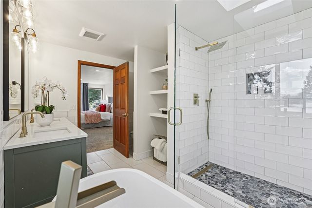 411 W Lake Sammamish Parkway NE, Bellevue, WA 98008