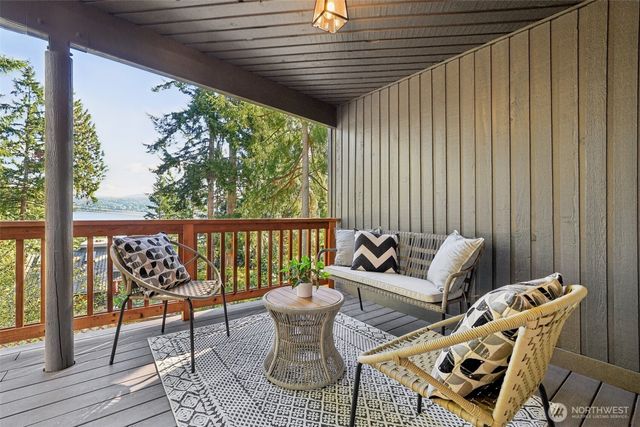 411 W Lake Sammamish Parkway NE, Bellevue, WA 98008