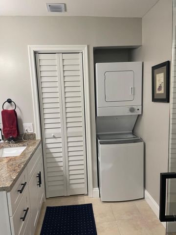 922 South Drive C, Delray Beach, FL 33445