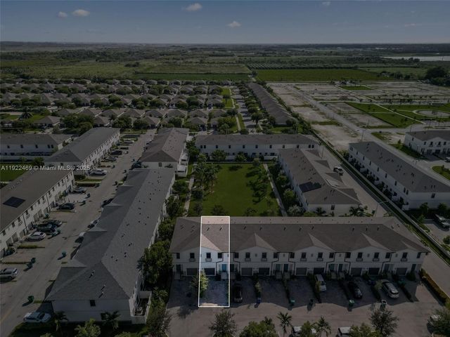 757 SW 11th St, Florida City, FL 33034