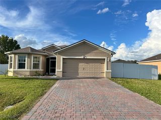 701 SW 25TH TER, Cape Coral, FL 33914