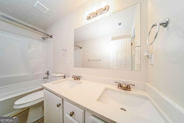 80 Knolls Ridge, Hampton, GA 30228