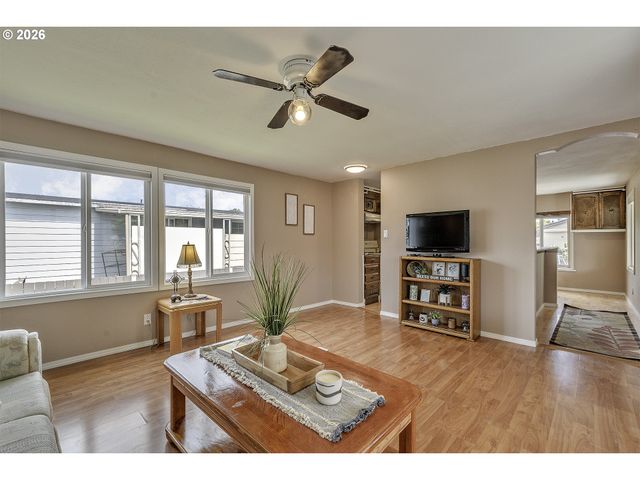 3839 PACIFIC Ave, Forest Grove, OR 97116