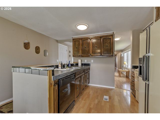 3839 PACIFIC Ave, Forest Grove, OR 97116