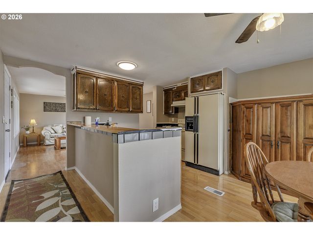 3839 PACIFIC Ave, Forest Grove, OR 97116