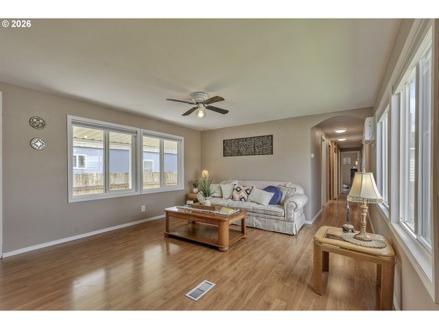 3839 PACIFIC Ave, Forest Grove, OR 97116