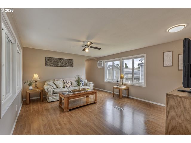 3839 PACIFIC Ave, Forest Grove, OR 97116