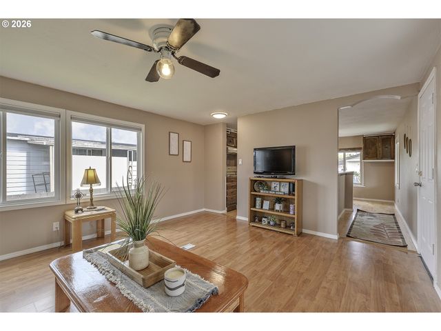 3839 PACIFIC Ave, Forest Grove, OR 97116
