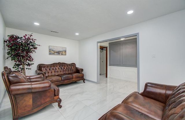 15014 Carol Chase Circle, Houston, TX 77489