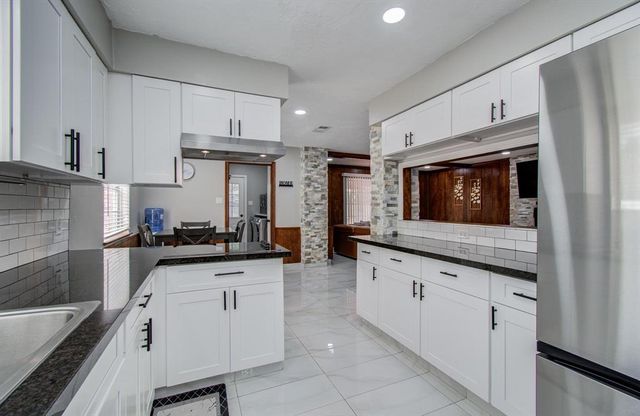 15014 Carol Chase Circle, Houston, TX 77489