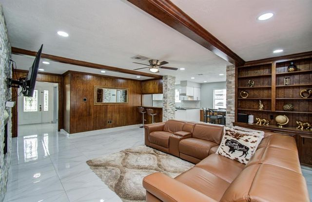 15014 Carol Chase Circle, Houston, TX 77489