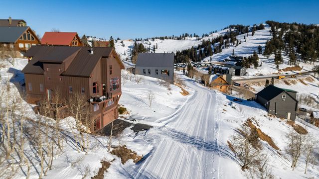 6762 E ASPEN DR, Eden, UT 84310