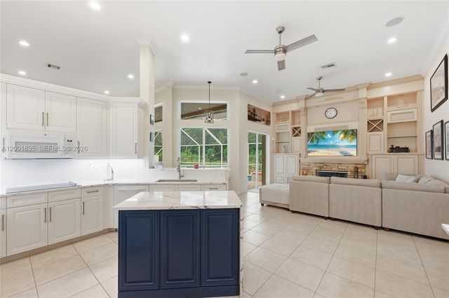 6113 NW 53rd Cir, Coral Springs, FL 33067