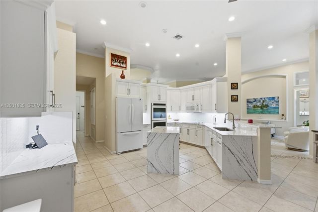 6113 NW 53rd Cir, Coral Springs, FL 33067