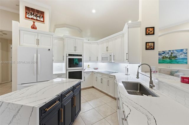 6113 NW 53rd Cir, Coral Springs, FL 33067