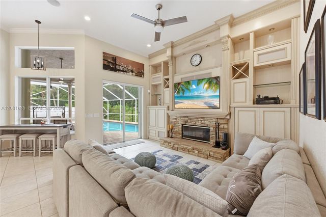 6113 NW 53rd Cir, Coral Springs, FL 33067