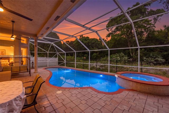 6113 NW 53rd Cir, Coral Springs, FL 33067