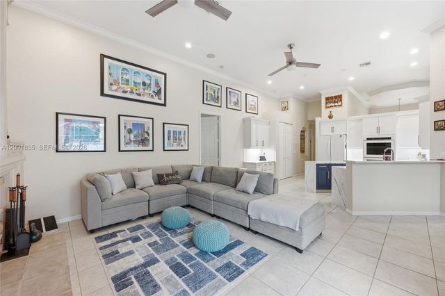 6113 NW 53rd Cir, Coral Springs, FL 33067