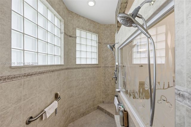 6113 NW 53rd Cir, Coral Springs, FL 33067