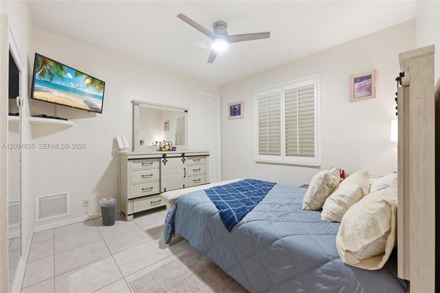 6113 NW 53rd Cir, Coral Springs, FL 33067