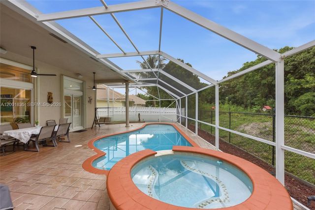 6113 NW 53rd Cir, Coral Springs, FL 33067
