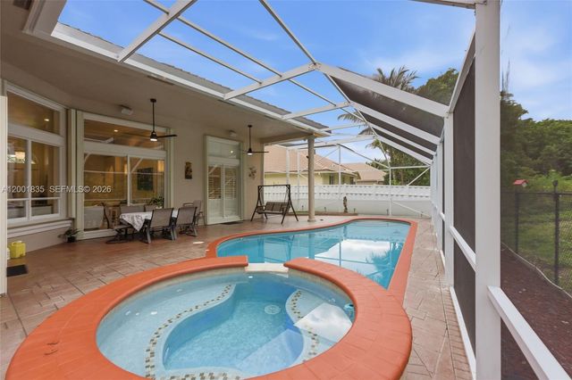 6113 NW 53rd Cir, Coral Springs, FL 33067