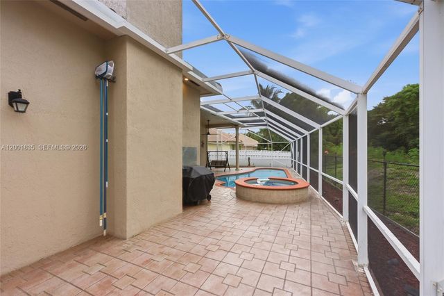 6113 NW 53rd Cir, Coral Springs, FL 33067