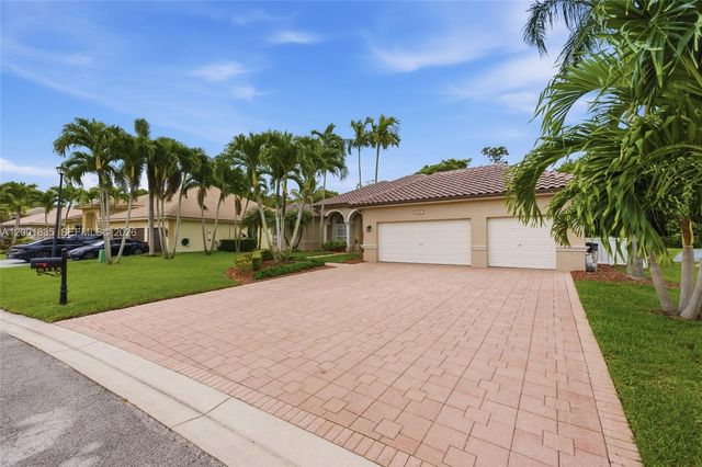 6113 NW 53rd Cir, Coral Springs, FL 33067
