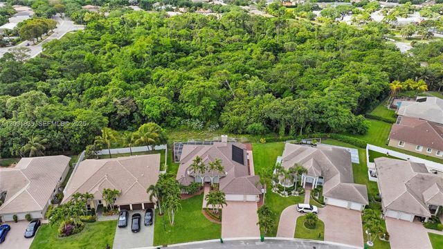 6113 NW 53rd Cir, Coral Springs, FL 33067