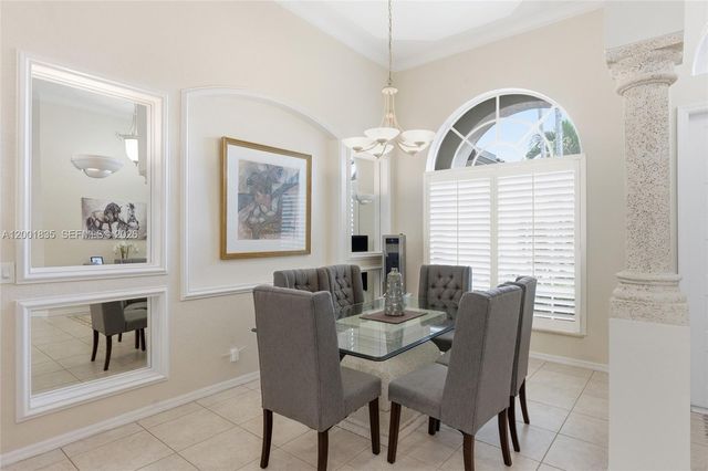 6113 NW 53rd Cir, Coral Springs, FL 33067