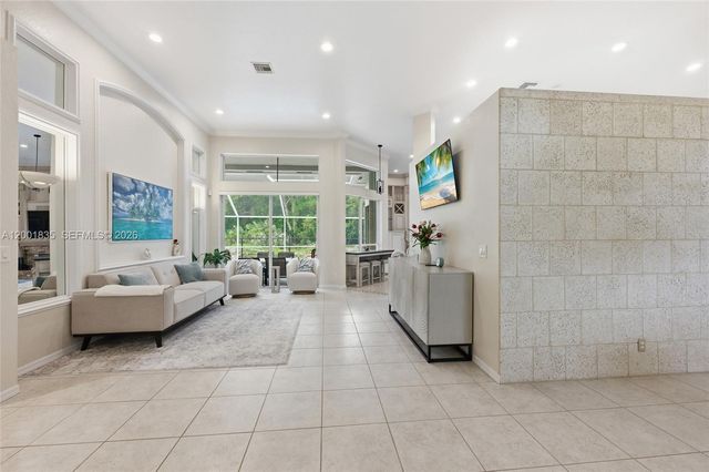 6113 NW 53rd Cir, Coral Springs, FL 33067