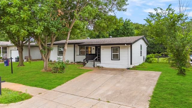 549 Buena Vista Drive, Hurst, TX 76053