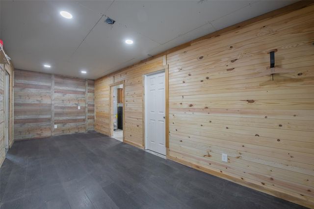 504 Walnut Street, Waller, TX 77484