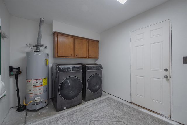 504 Walnut Street, Waller, TX 77484