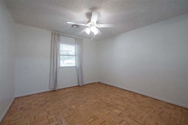 504 Walnut Street, Waller, TX 77484