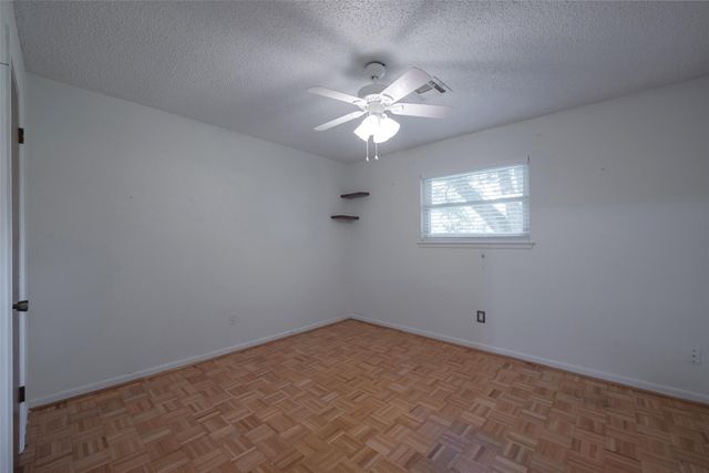 504 Walnut Street, Waller, TX 77484