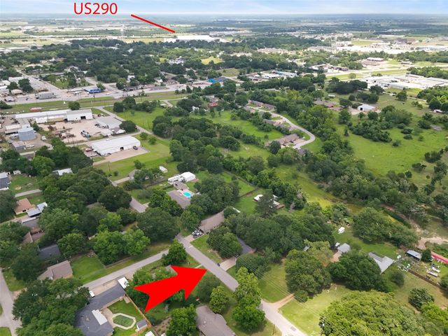 504 Walnut Street, Waller, TX 77484