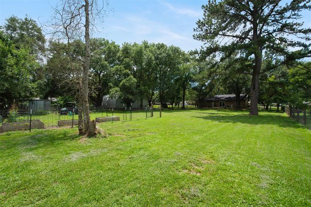 504 Walnut Street, Waller, TX 77484