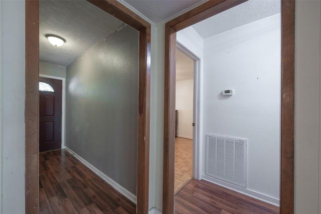 504 Walnut Street, Waller, TX 77484