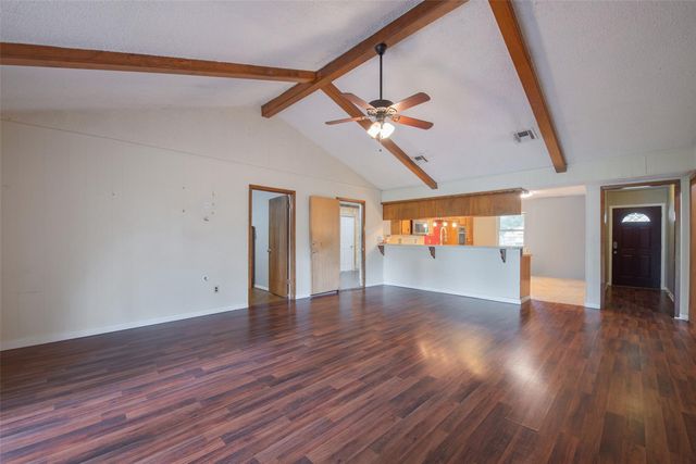 504 Walnut Street, Waller, TX 77484