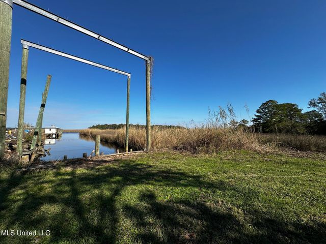 Milstead Road, Gautier, MS 39553