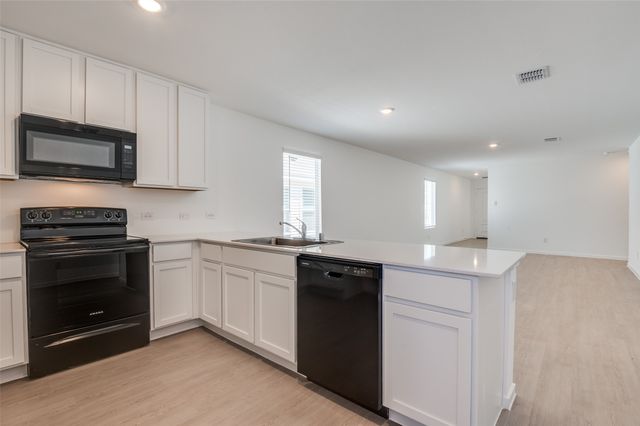 300 Sycamore Place, Wilmer, TX 75141