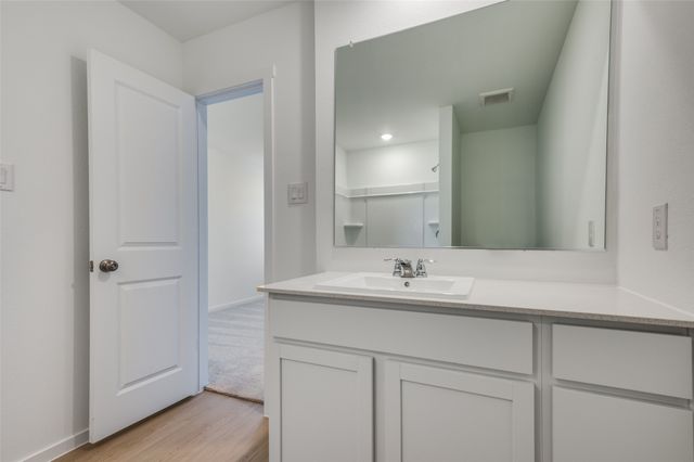 300 Sycamore Place, Wilmer, TX 75141