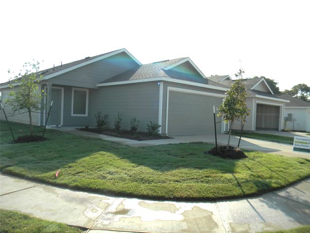 300 Sycamore Place, Wilmer, TX 75141