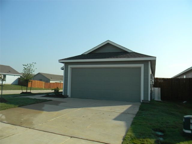 300 Sycamore Place, Wilmer, TX 75141